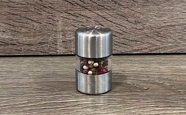 Mini-Gewürzmühle mit buntem Pfeffer